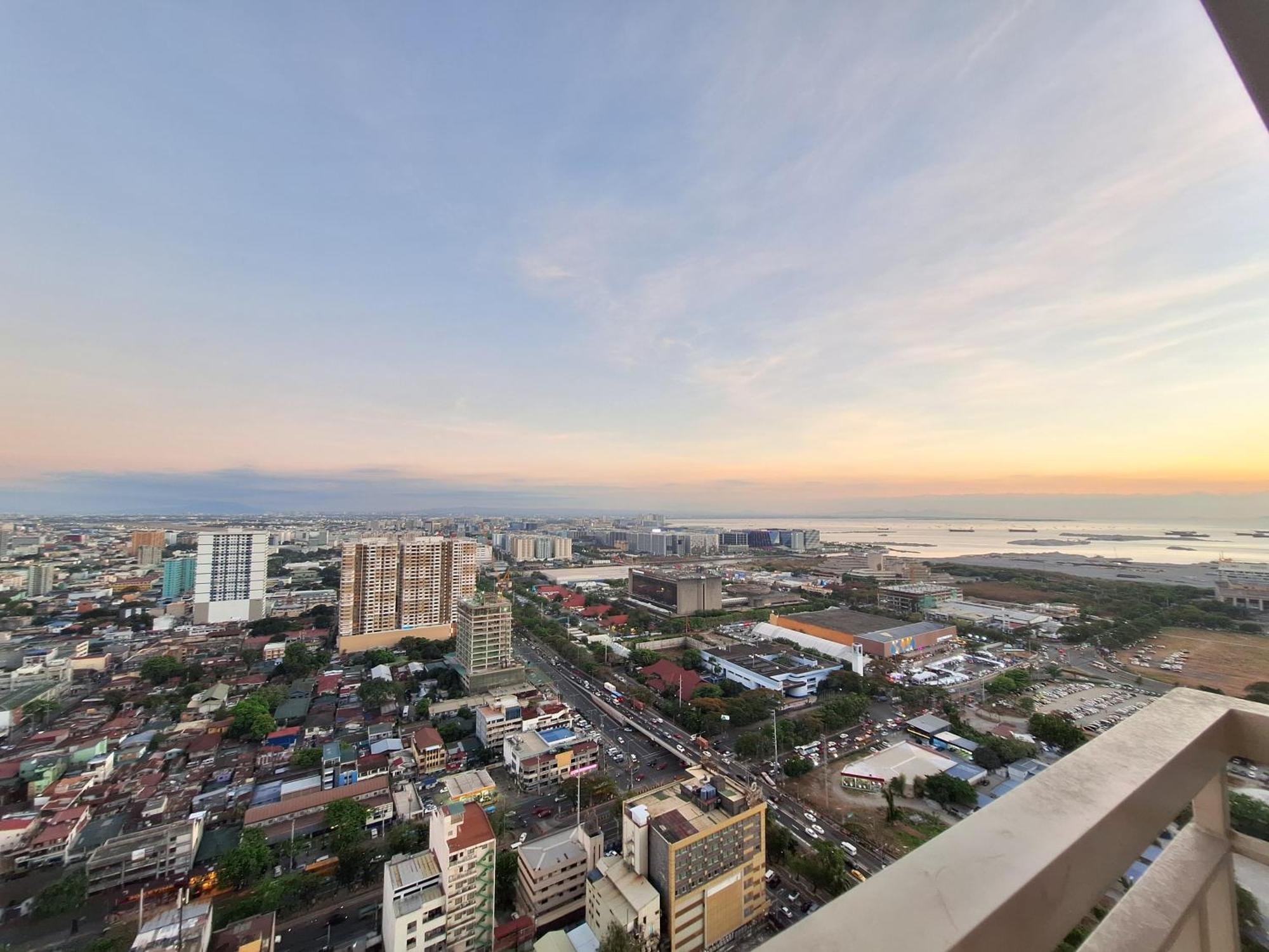 Coast Stay By J 40Th Floor Penthouse Manila Dış mekan fotoğraf